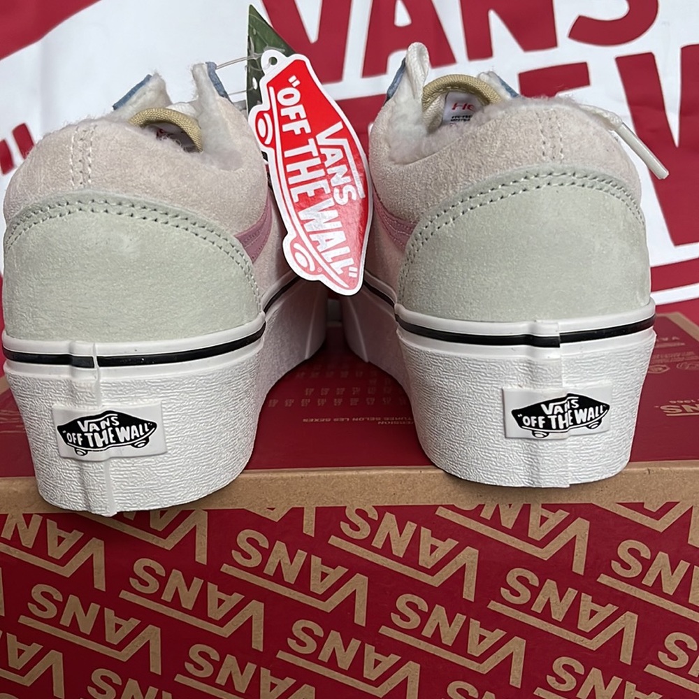 Vans Old Skool Stacked 
Pig Suede/Sherpa Multi Co
VNOA7Q5MMUL
WMNS Platforms - Picture 14 of 16